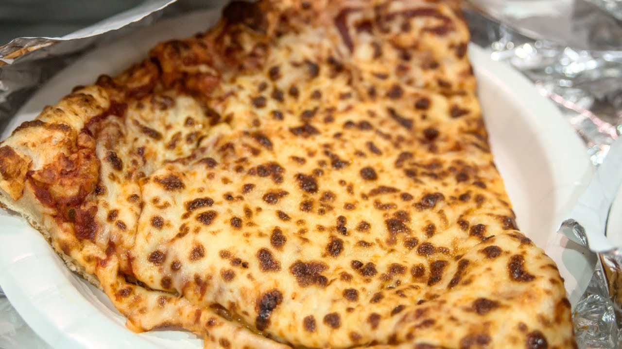 How many slices are in a costco pizza