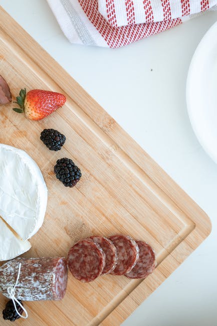 How do eat brie cheese 1 embrie cheeseem originating from the emfrench regionem