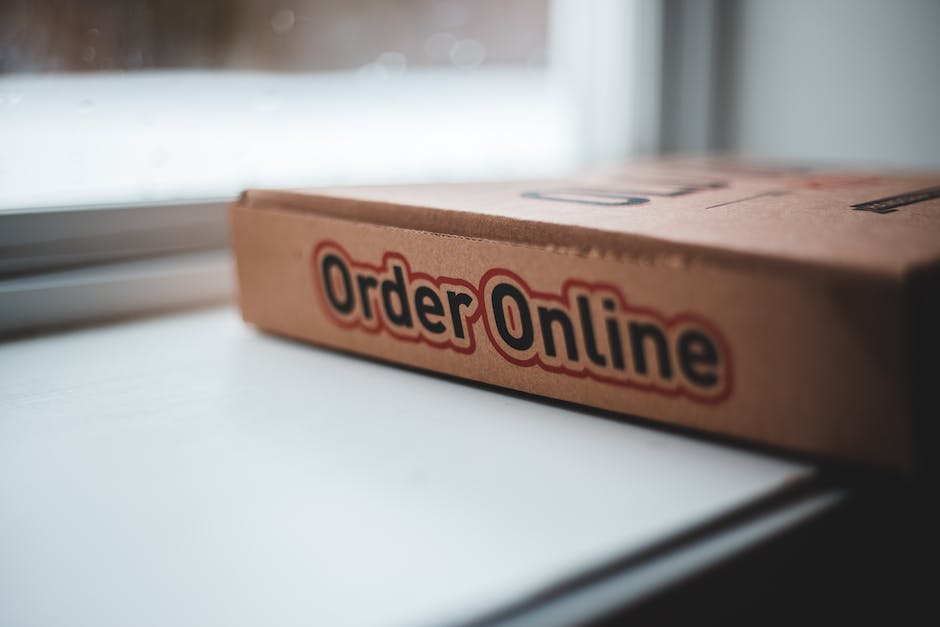 How many calories are in a slice of pizza 8 the calorie count in an average slice of pizza